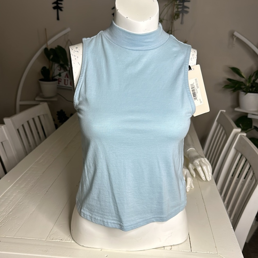 Silver jeans co ice crop sleeveless top NWT LG